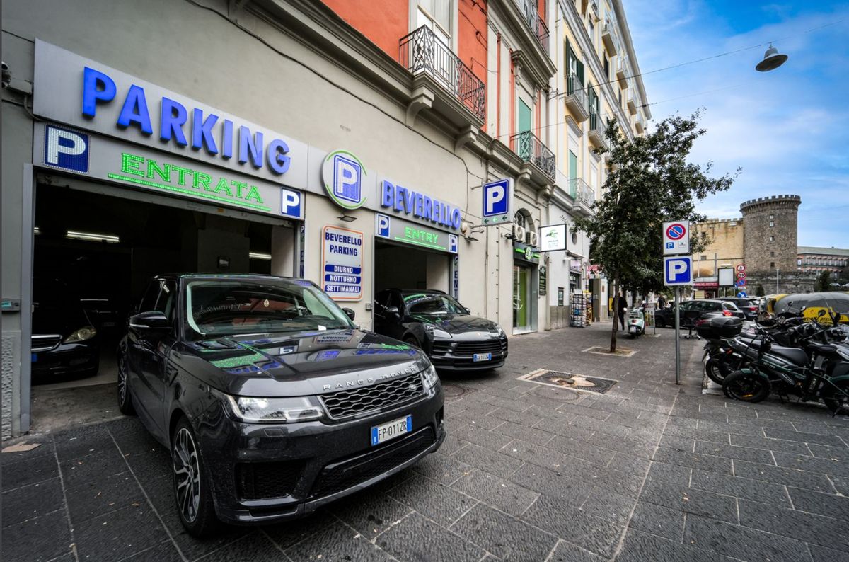 Parking Beverello Napoli, garage coperto vicino al Molo Beverello - foto 3