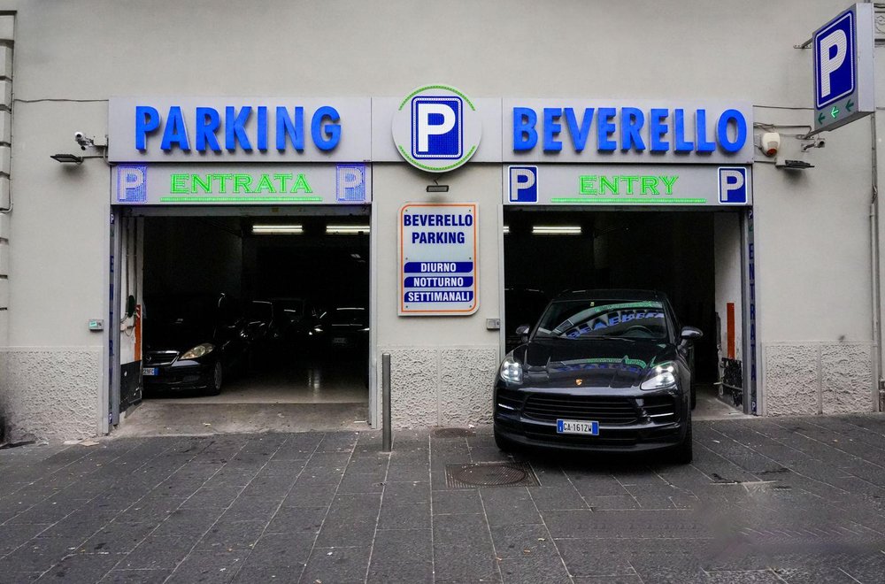 Parking Beverello Napoli, garage coperto vicino al Molo Beverello - foto 19