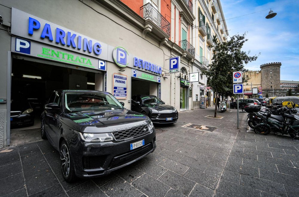 Parking Beverello Napoli, garage coperto vicino al Molo Beverello - foto 23